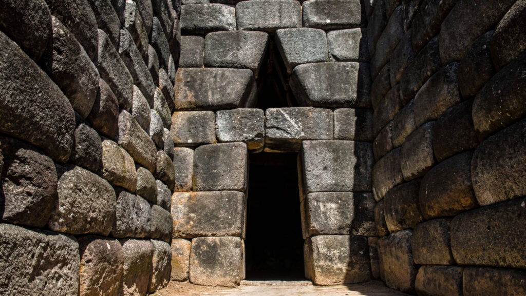 Ancient Greek Architectural Masterpieces You Must See in Your Lifetime 19