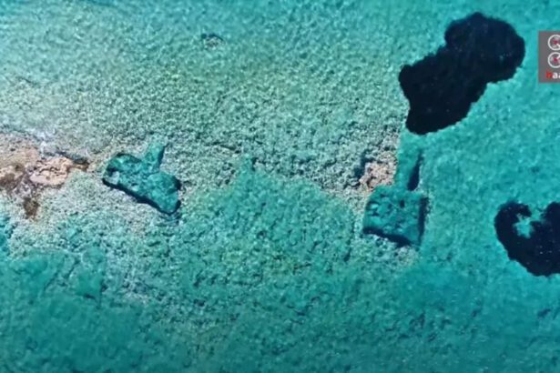 Pavlopetri: The World’s Oldest Underwater City Lies Beneath the Waters of Greece 12
